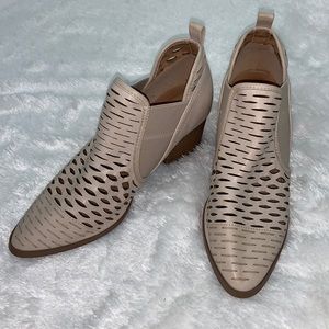 🌷NWOB Qupid Nude Ankle Booties Size 8.5